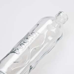 Stekleničke Steklenička za vodo – informirano steklo