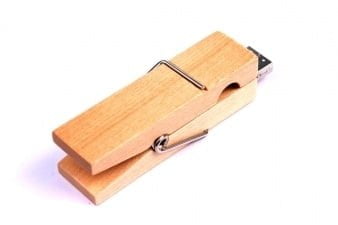 USB ključki USB ključek iz lesa v obliki ščipalke