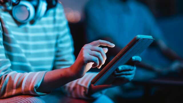 Kako blagovno znamko povezati s potrošniki v digitalni dobi